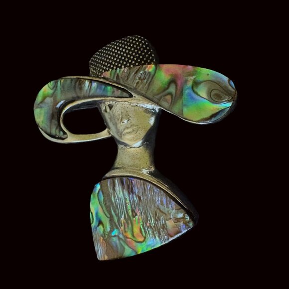Vintage Silver lady Brooch with Detailed Hat Abalone Inlay - Picture 3 of 10